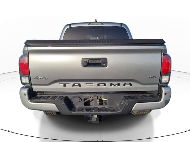 Used 2023 Silver Toyota Limited 4D Double Cab 4WD image 4