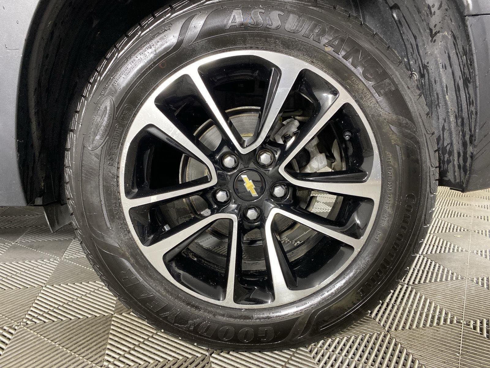 Used 2024 Sterling Gray Metallic Chevrolet LT image 9