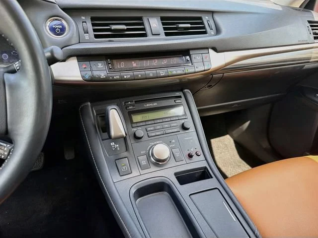Used 2014 Red Line Lexus Hybrid image 26