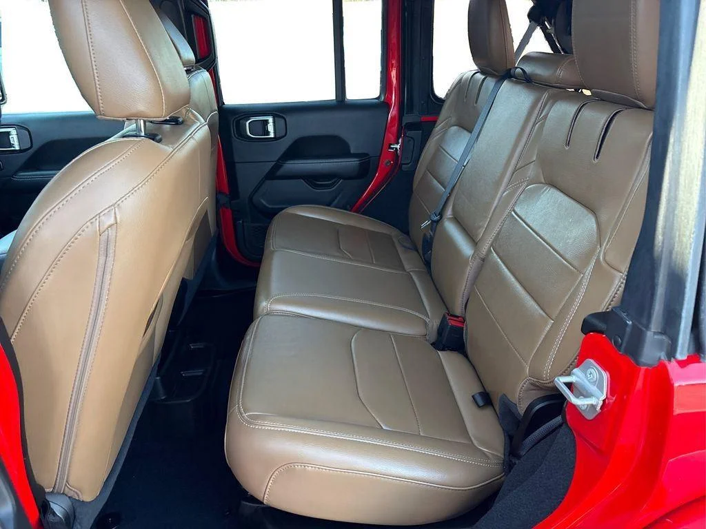 Used 2022 Firecracker Red Clearcoat Jeep Unlimited Sahara image 10