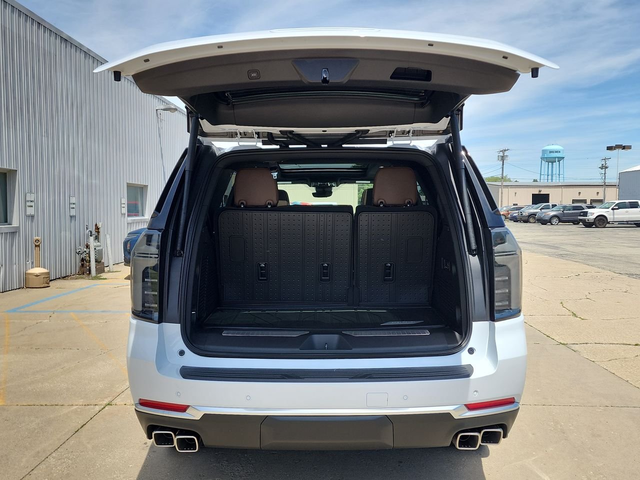 New 2026 Polar White Tricoat Chevrolet High Country image 24