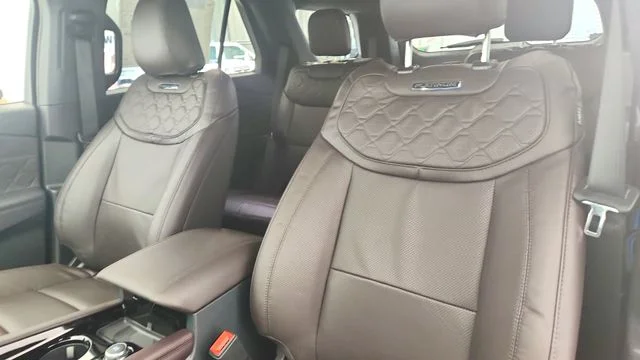 New 2026 Agate Black Metallic Ford Platinum™ image 35