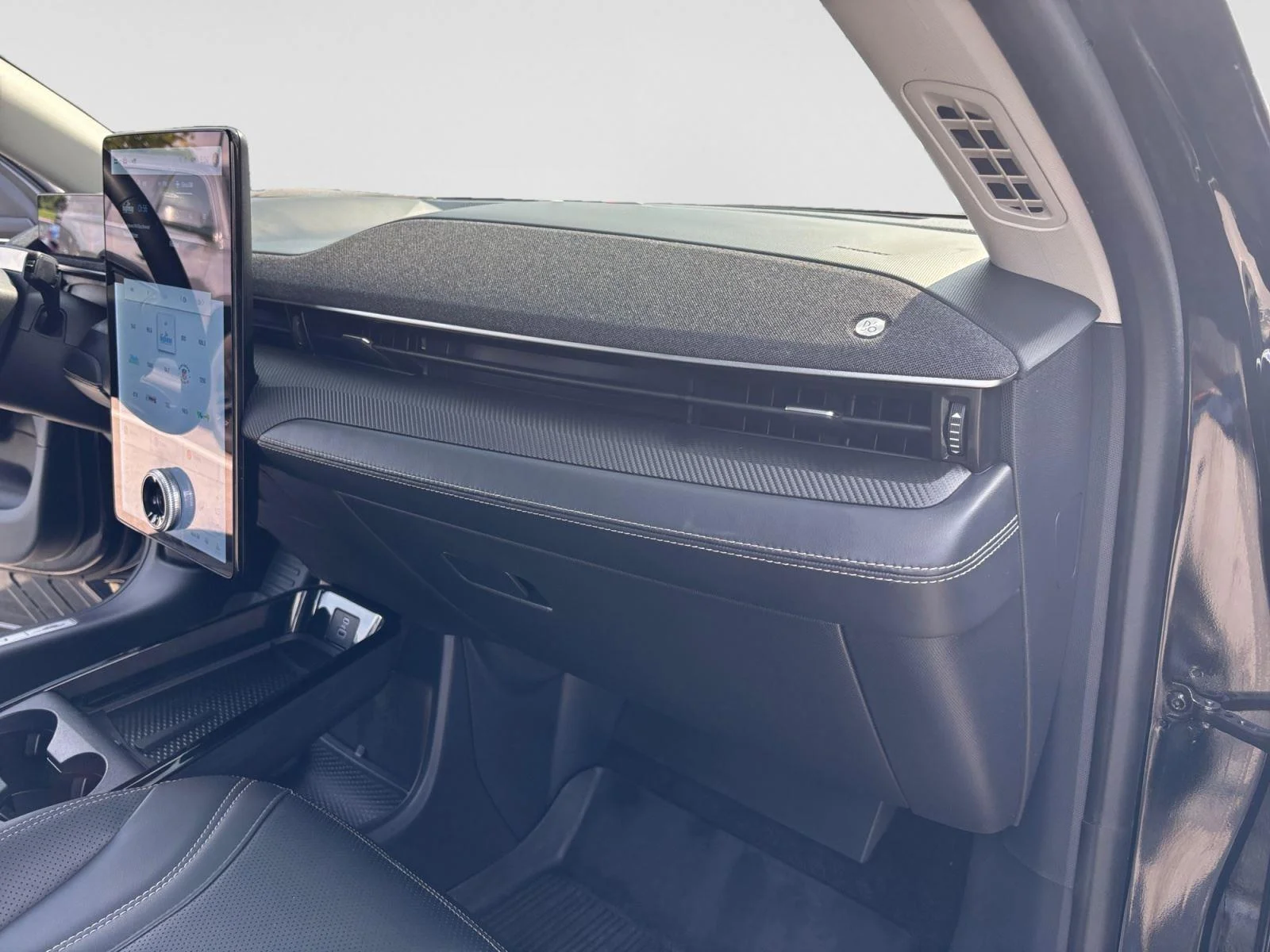 Used 2023 Shadow Black Ford Premium image 53