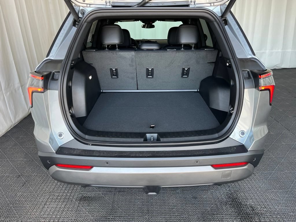 2027 Chevrolet Equinox LT - Photo 24