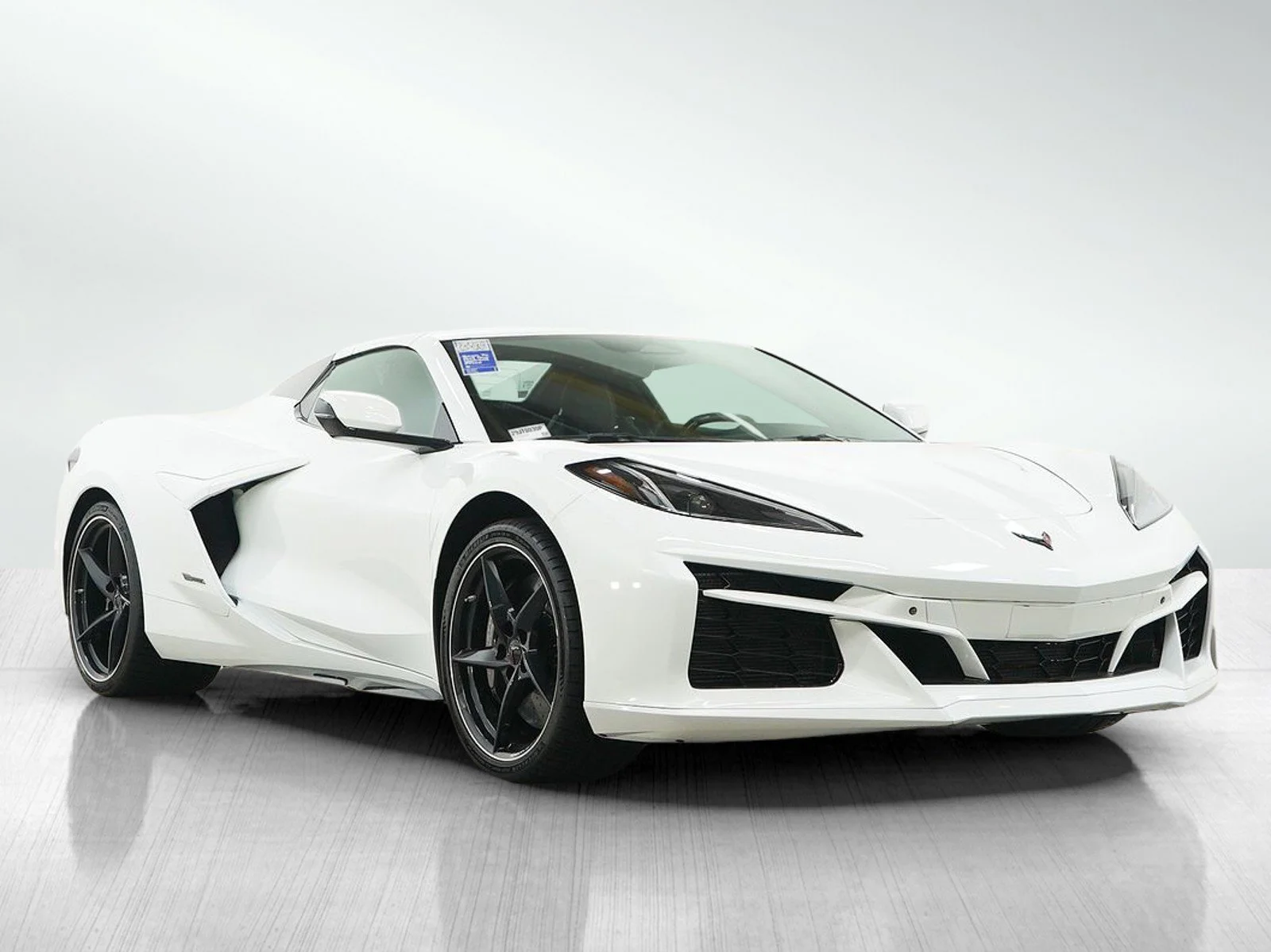 Used 2024 Arctic White Chevrolet 2dr E-Ray Conv w/3LZ image 8
