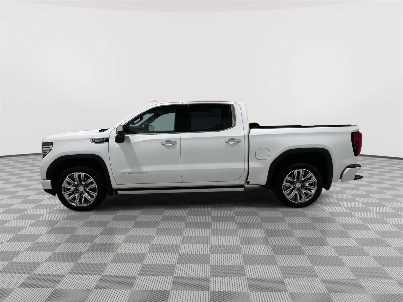 Used 2024 GMC Sierra 1500 Denali Denali with VIN 1GTUUGE82RZ157292 for sale in Alexandria, Minnesota