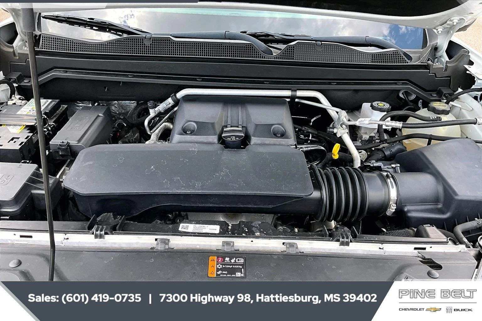 Used 2023 SUMMIT WHITE GMC 4WD AT4 image 9