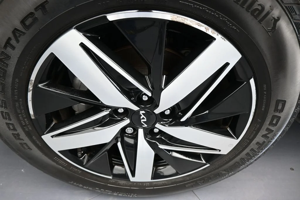 Used 2023 Glacial White Pearl Kia EX image 45