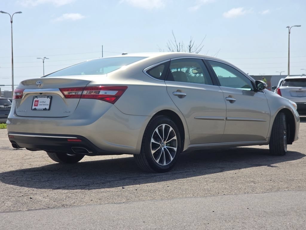 Certified Used 2018 Creme Brulee Toyota XLE Premium image 26