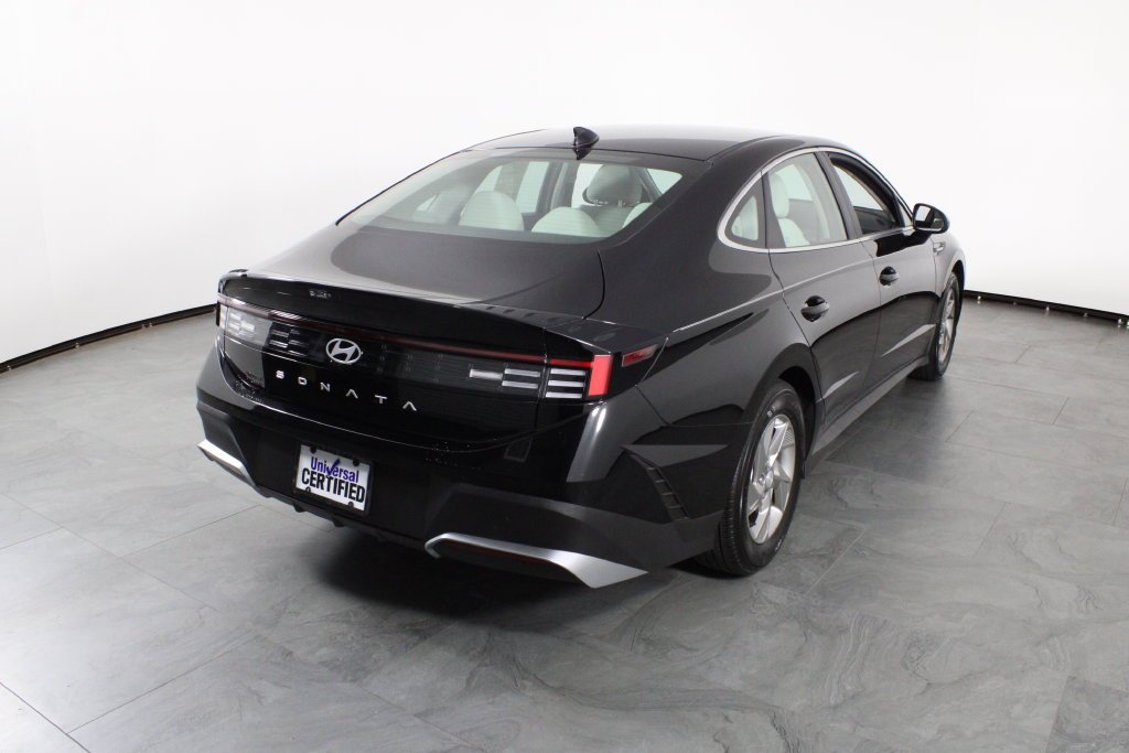 Certified Used 2026 Black Hyundai SE image 4