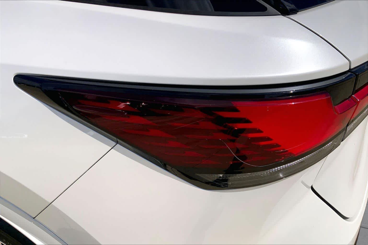 Used 2023 Eminent White Pearl Lexus Premium Plus image 29