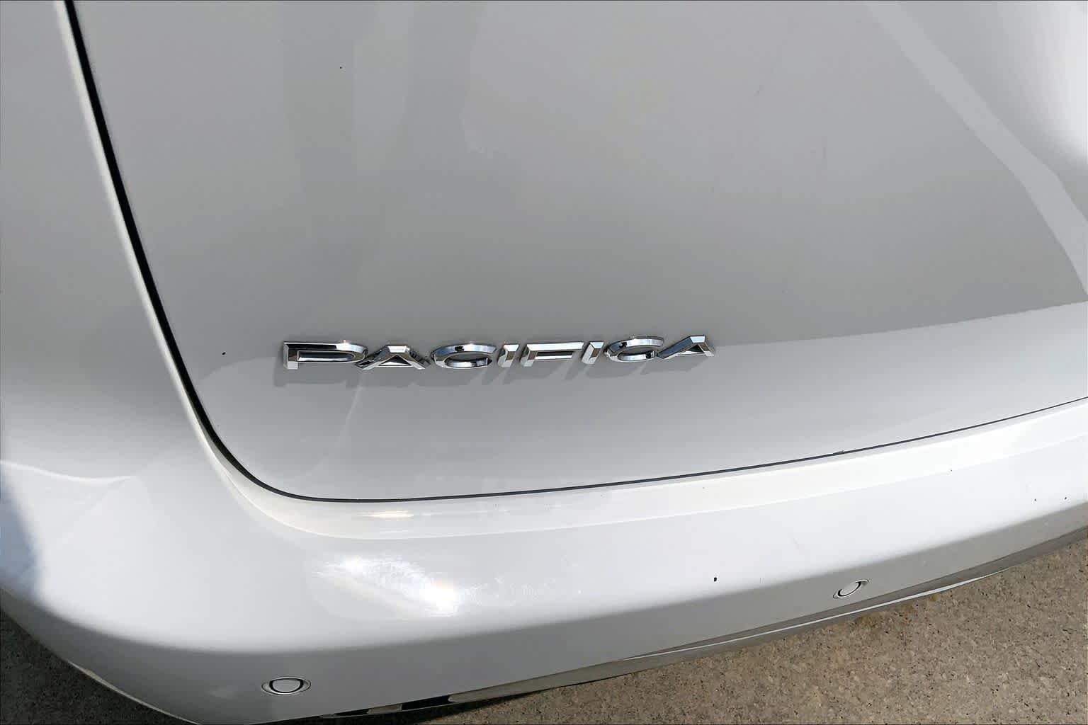 Used 2024 Bright White Clearcoat Chrysler Touring L image 10