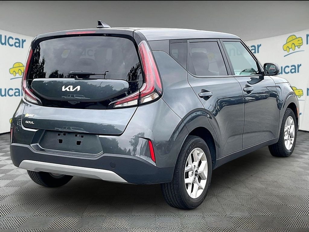 Used 2024 Gravity Gray Kia LX image 6