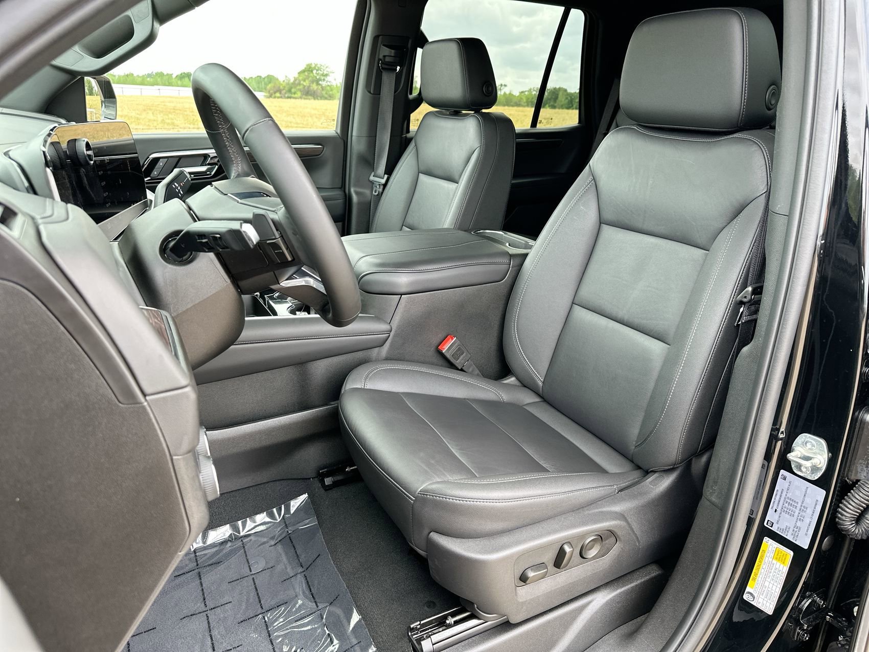 Used 2025 Black Chevrolet LT image 11