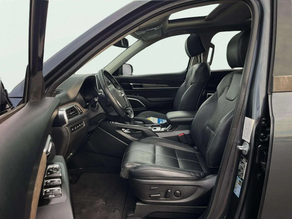 Used 2022 Gravity Gray Kia SX image 30