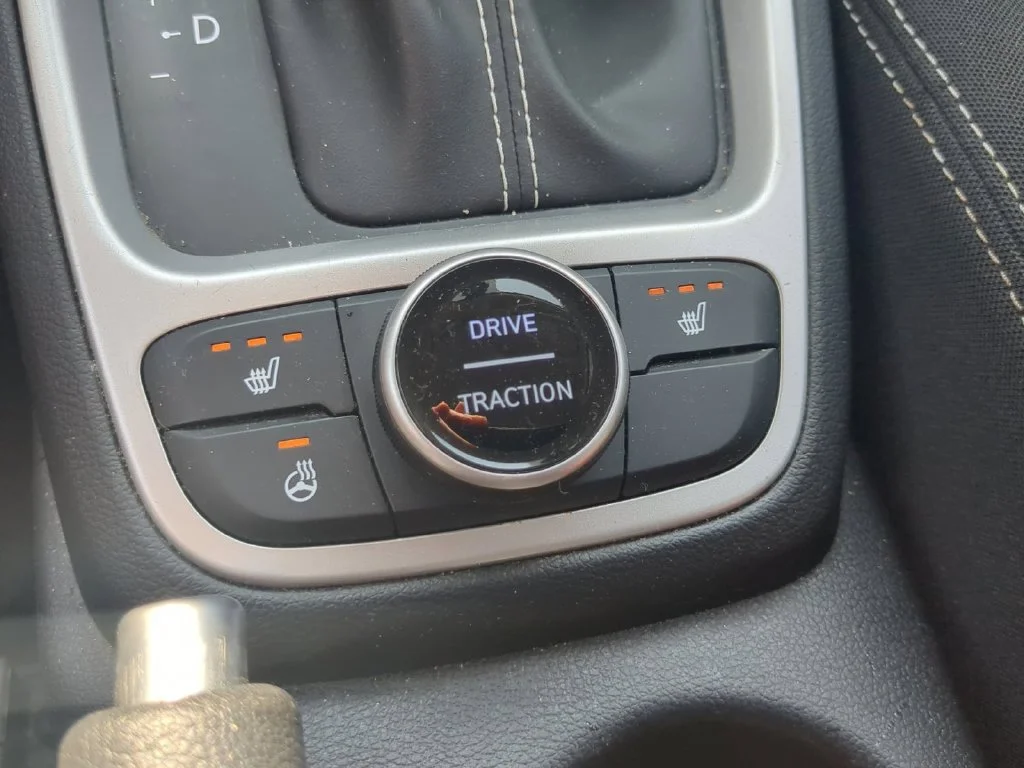 Used 2023 White Hyundai  image 27