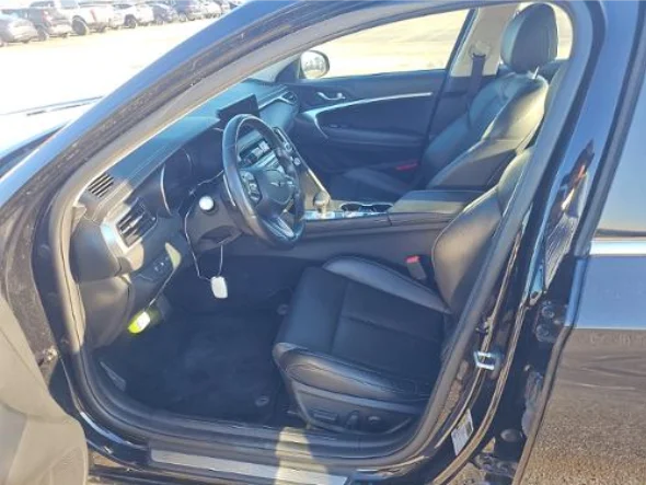 Used 2025 Black Genesis 2.5T image 4