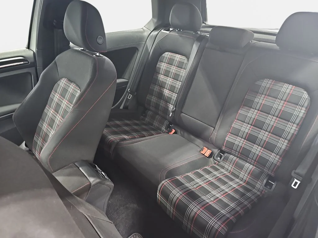 Used 2016 Silver Volkswagen S image 12