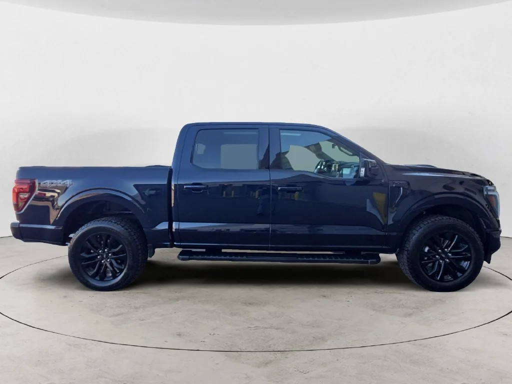 Used 2025 Blue Ford Lariat image 7