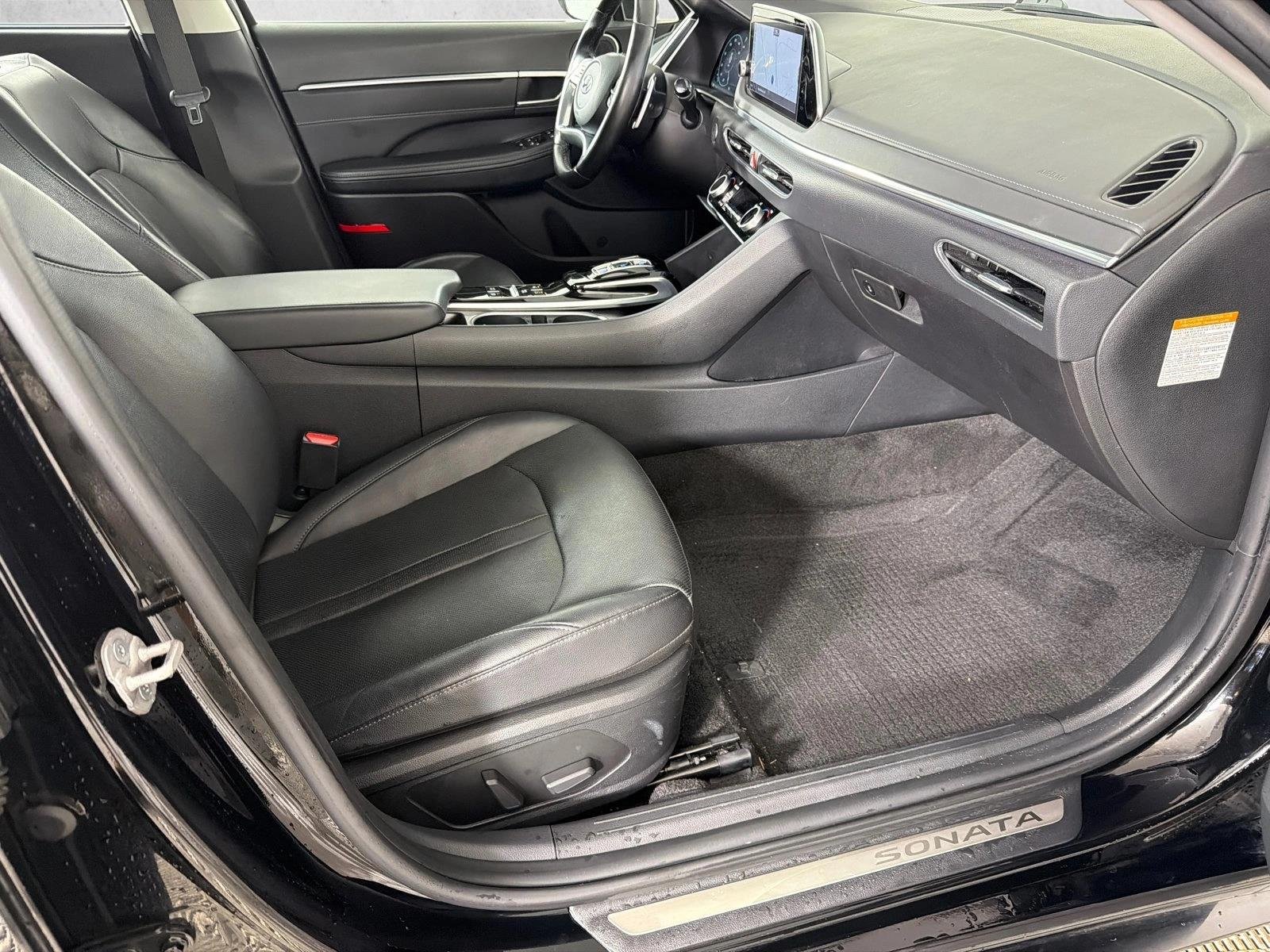 Used 2023 Onyx Black Hyundai Limited image 15