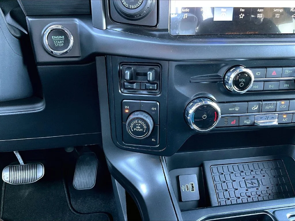New 2026 Oxford White Ford Tremor® image 25