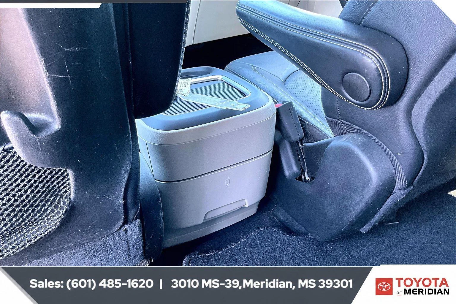 Used 2022 Ceramic Gray Clearcoat Chrysler Hybrid Touring L image 25
