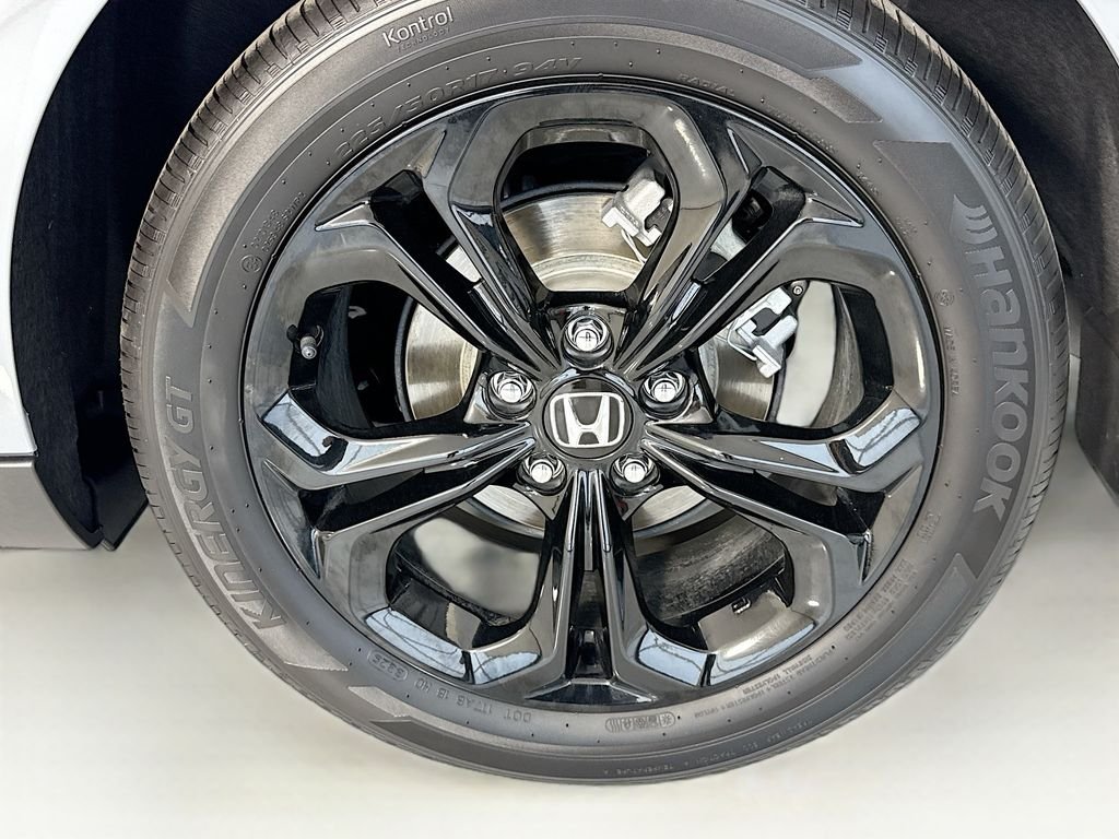 Certified Used 2025 Urban Gray Pearl Honda SE image 31