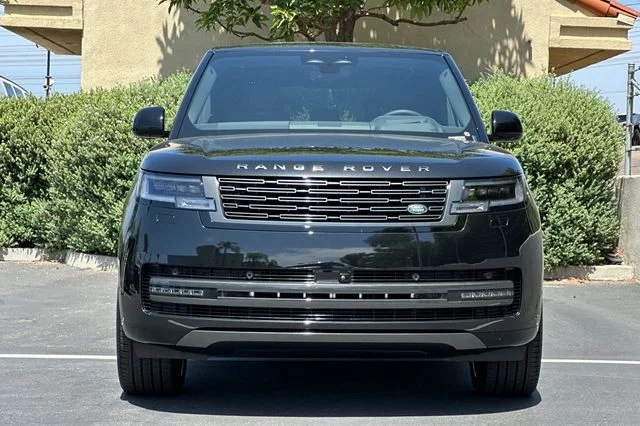 New 2026 Santorini Black Land Rover SE image 8
