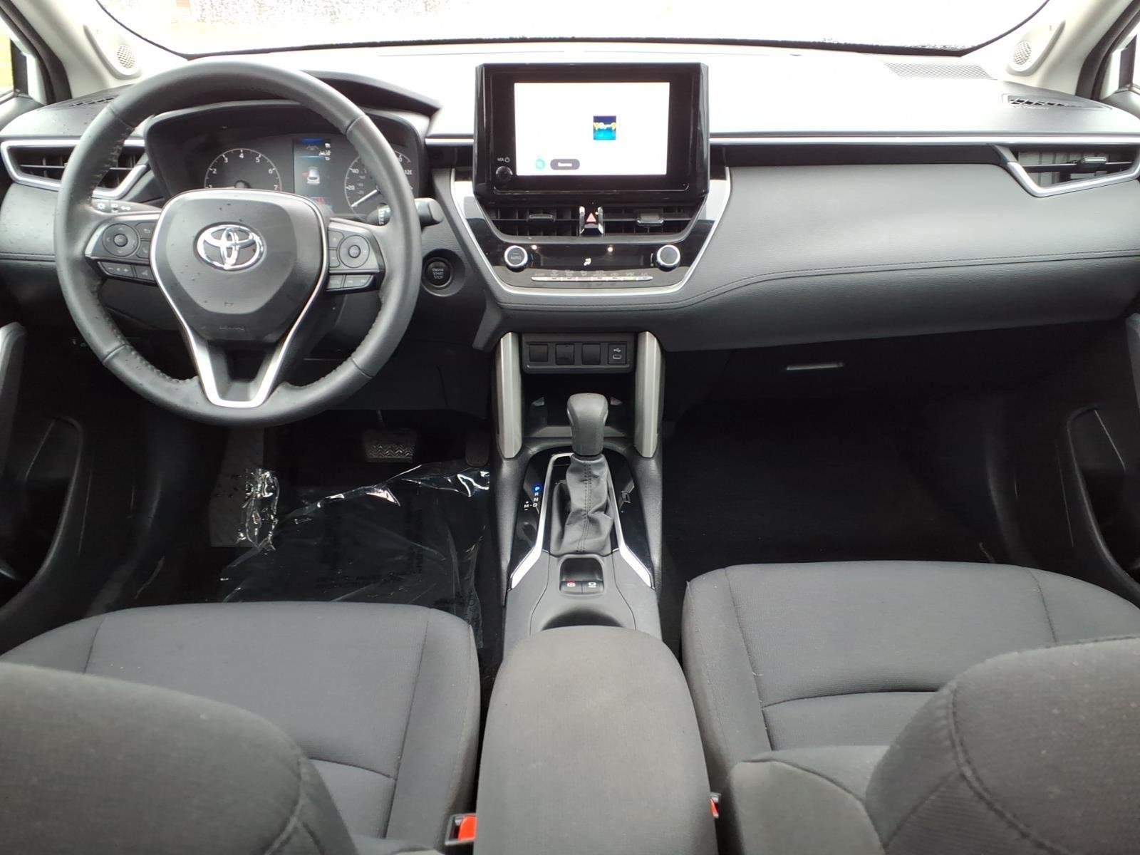 Used 2024 Wind Chill Pearl Toyota LE image 18