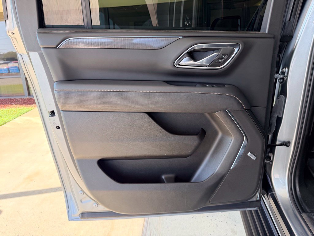 Used 2024 Sterling Metallic GMC AT4 image 29