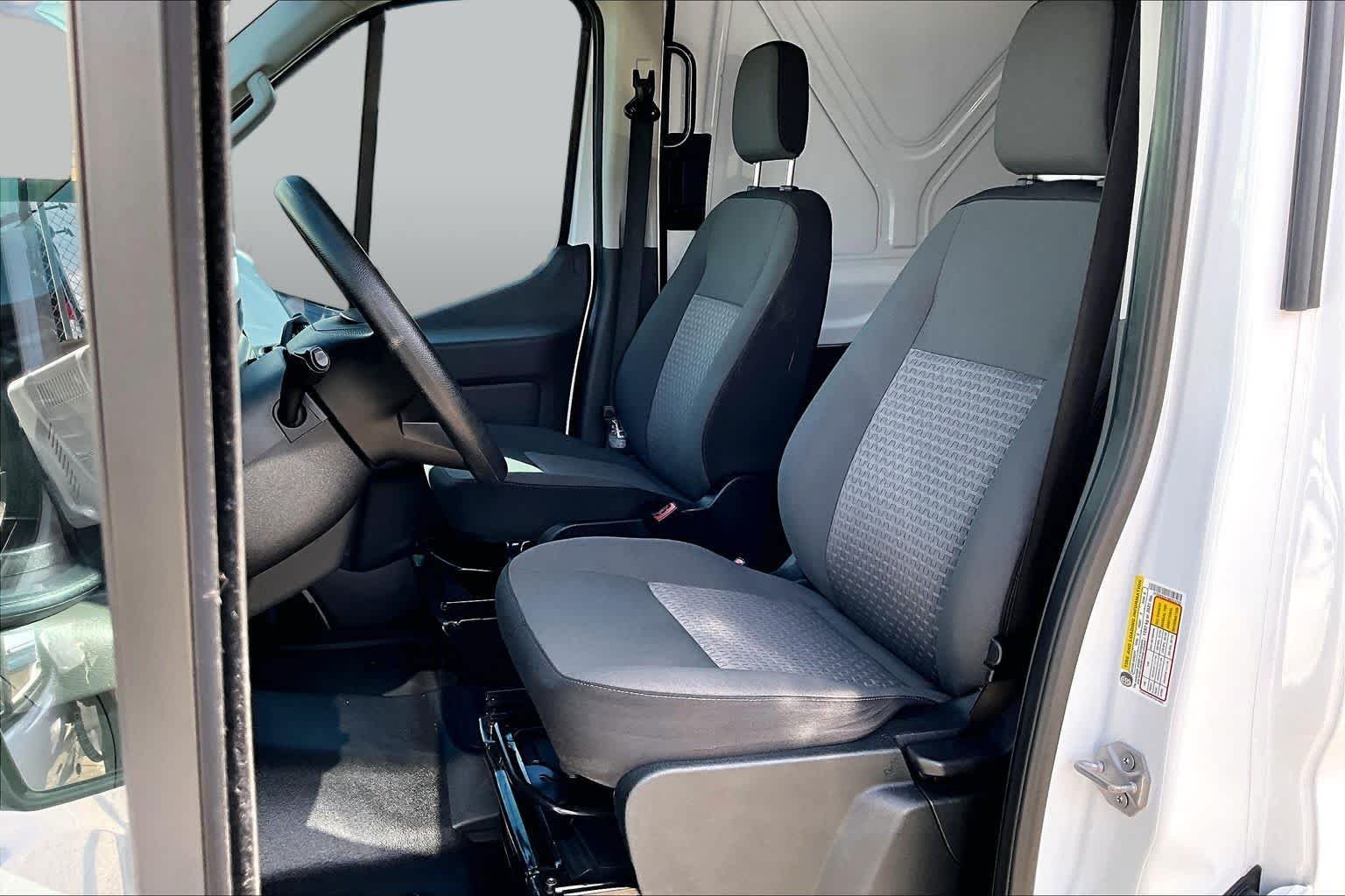 Certified Pre-Owned 2022 Ford E-Transit-350 Cargo