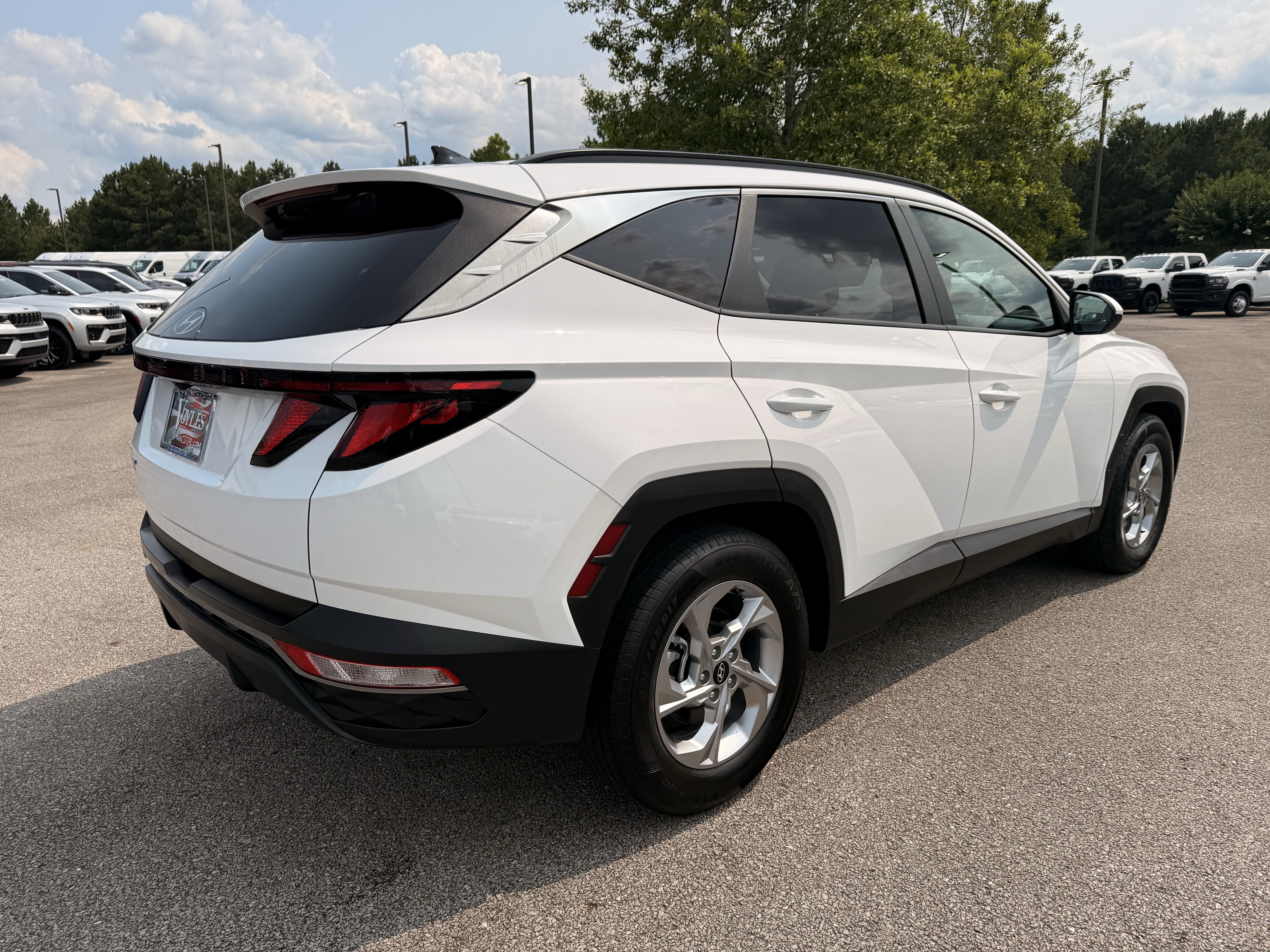 Used 2024 White Pearl Hyundai SEL image 10