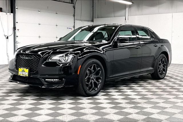 2023 Chrysler 300 Touring L - Photo 10