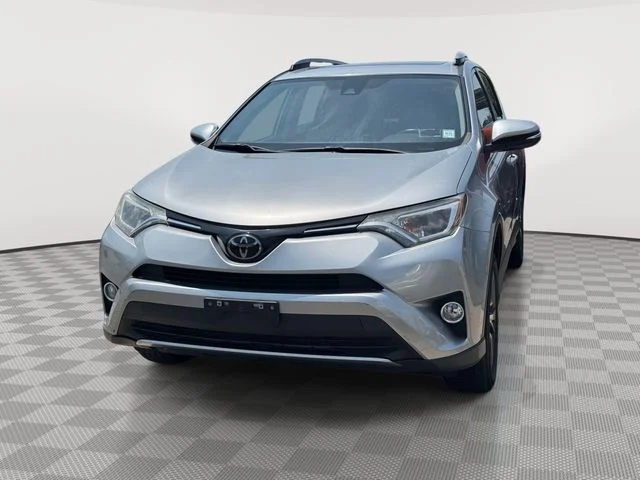 Used 2018 Silver Toyota XLE image 1