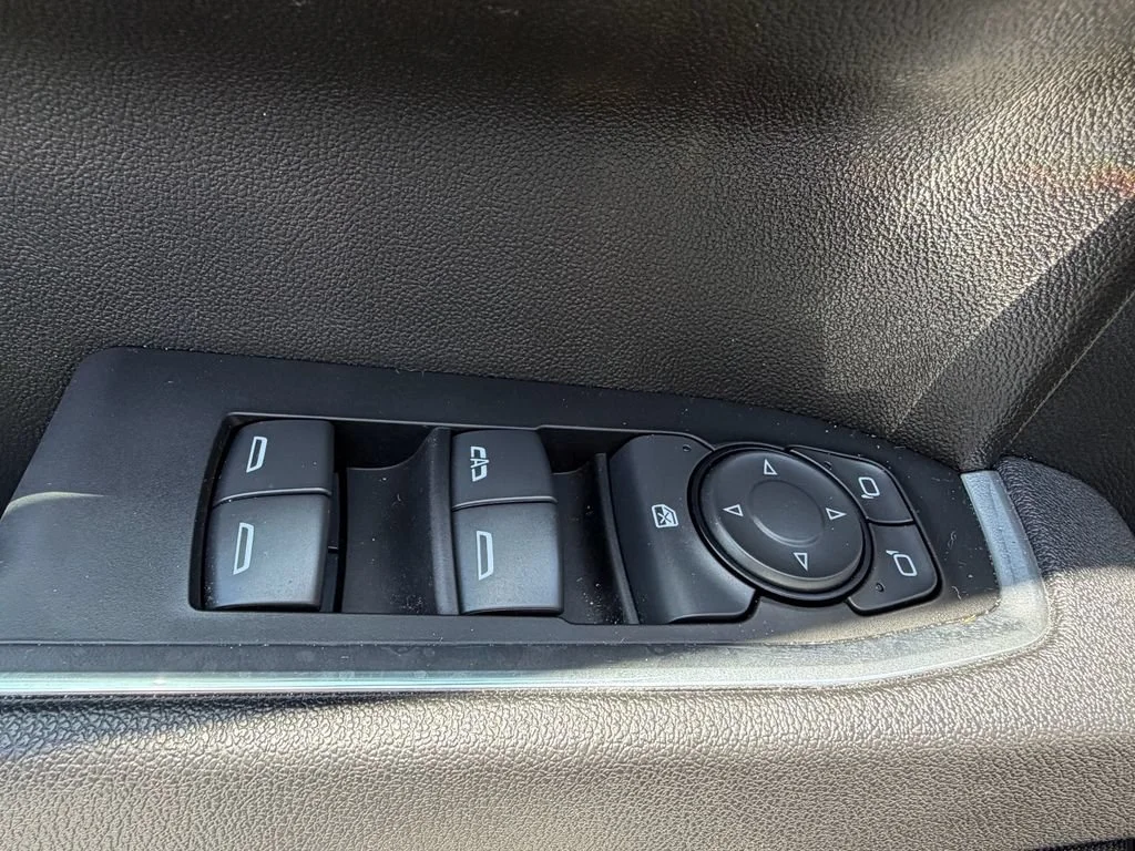2025 Chevrolet Silverado 1500 LT - Photo 22