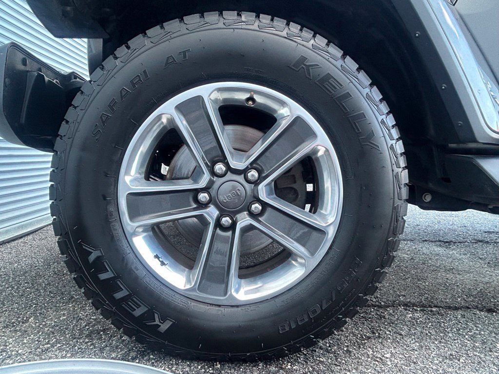 Used 2018 Gray Jeep Unlimited Sahara image 14