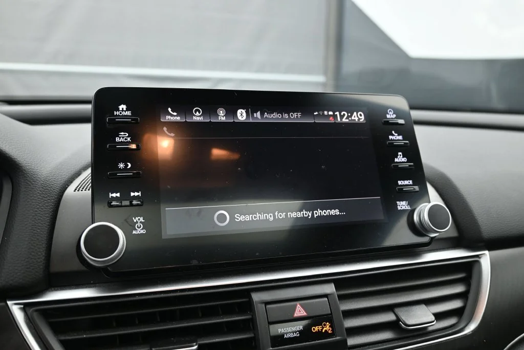 Used 2018 Modern Steel Metallic Honda Touring image 40