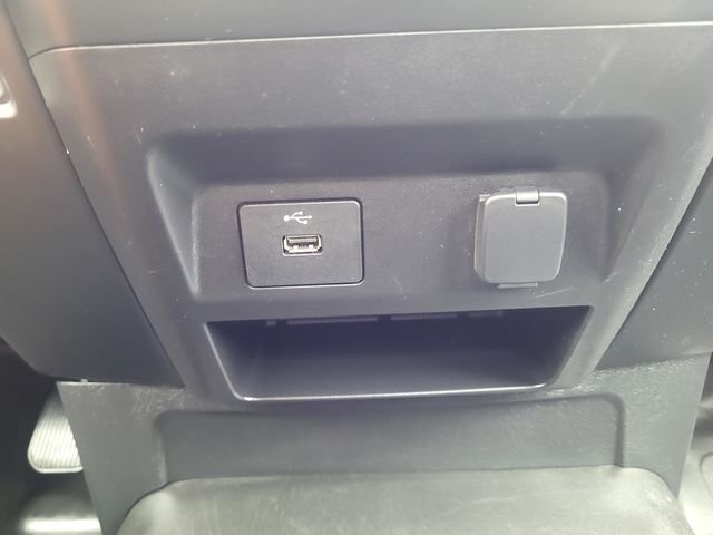 Used 2020 White Ford XL image 18