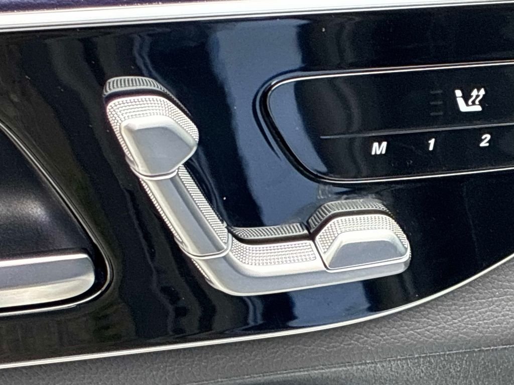 Used 2025  Mercedes-Benz GLC 300 image 22