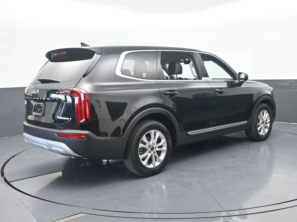 Used 2022 Ebony Black Kia LX image 6