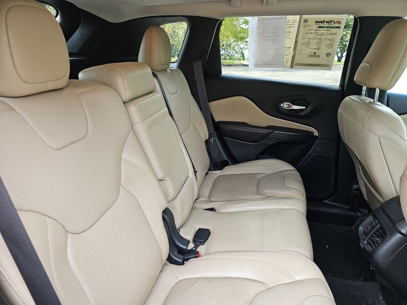 Used 2016 Brilliant Black Crystal Pearlcoat Jeep Limited image 14
