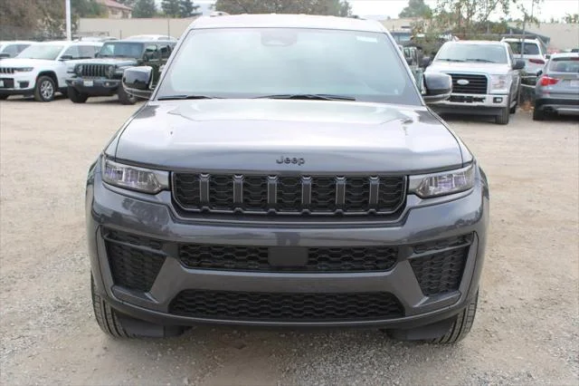 New 2026 Baltic Gray Metallic Clear-Coat Exterior Paint Jeep Laredo image 2