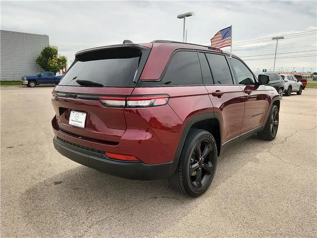 Used 2024 Velvet Red Pearlcoat Jeep Altitude 4x4 image 4