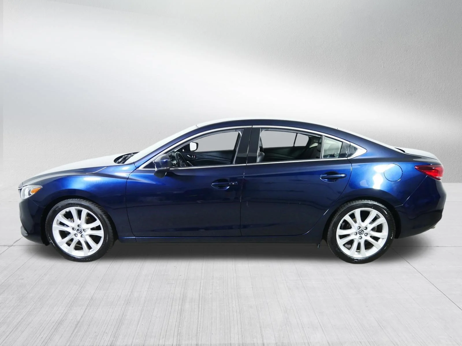 Used 2017 Deep Crystal Blue Mazda Touring image 4