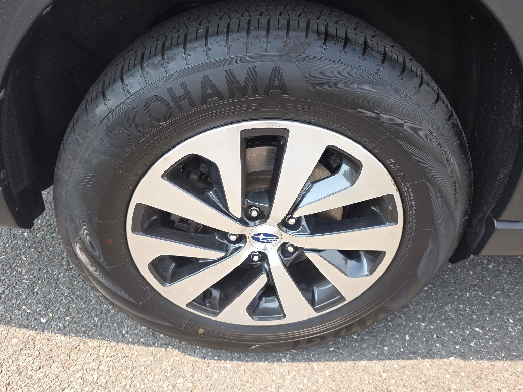 Used 2020 Magnetite Gray Metallic Subaru Premium image 27