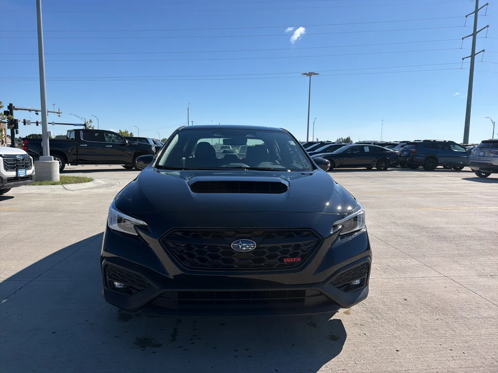 New 2026 CRYSTAL BLACK SILICA Subaru Limited image 4