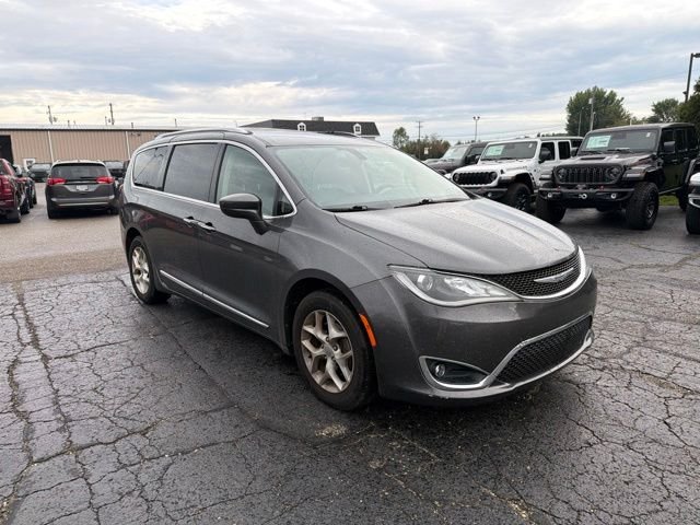 Used 2018 Gray Chrysler Touring L image 2