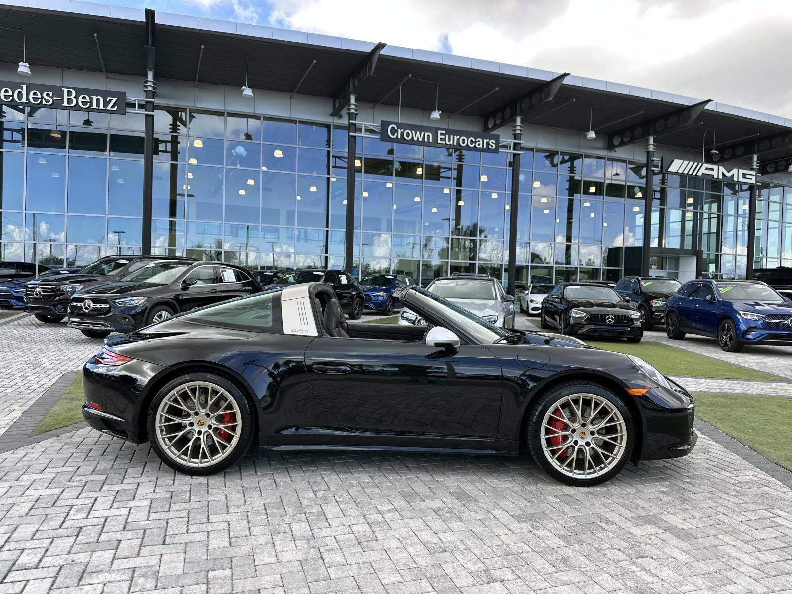 2019 Porsche 911 Targa 4 GTS Exclusive Series photo 3