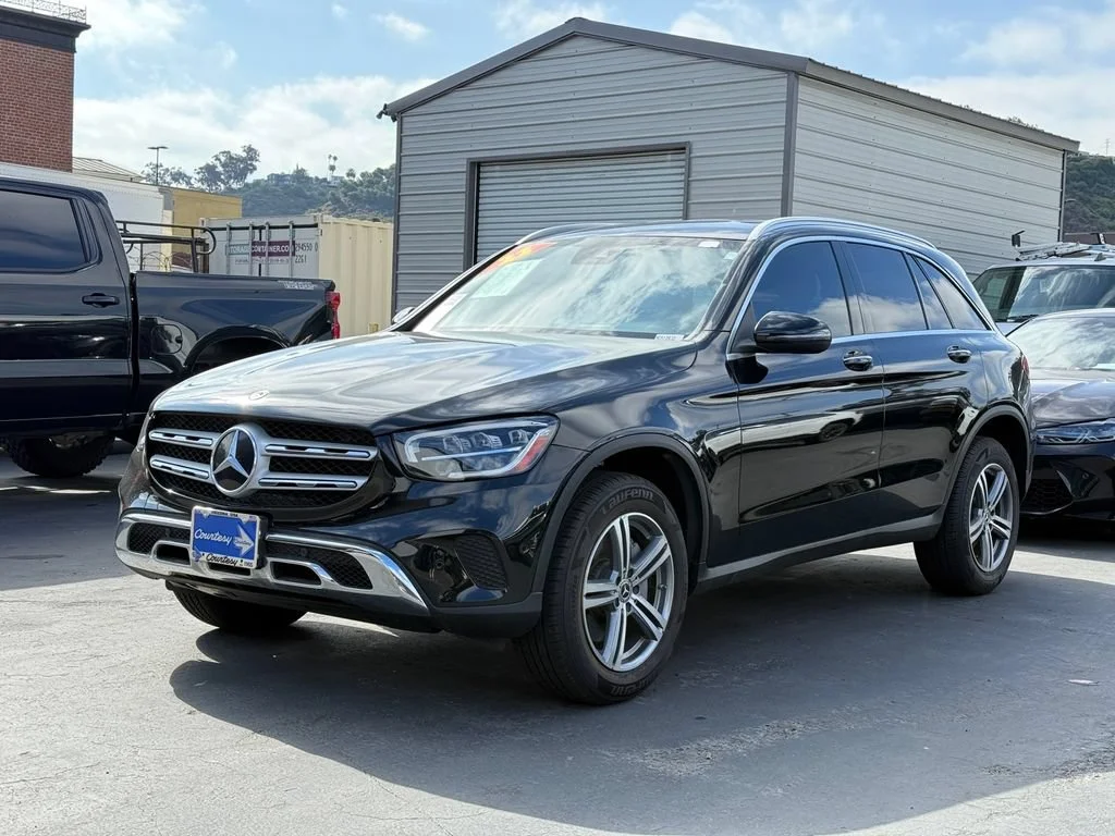Used 2022 Black Mercedes-Benz GLC 300 image 2