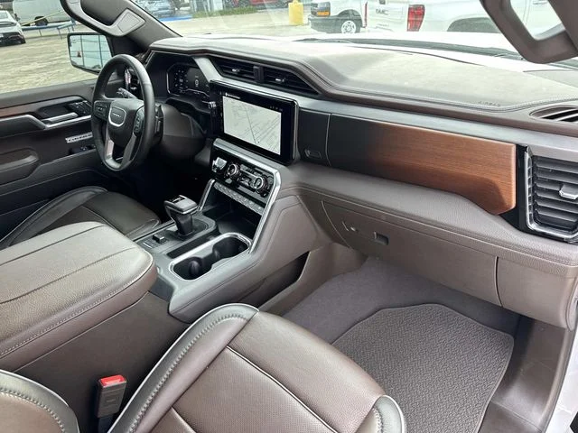 Used 2024 White GMC Denali image 29